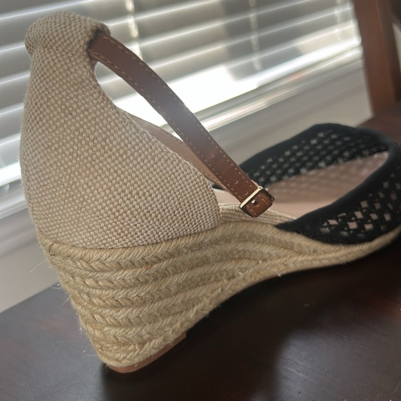 In Every Story Penningtons Wide Wedge Shoes Lace Mesh Toe Size 9 W - Picture 12 of 15